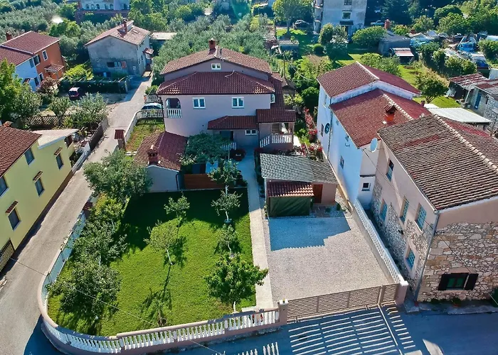 Ferienwohnung Fuer 8 Personen Ca 100 Qm In Pula, Istrien Istrische Riviera